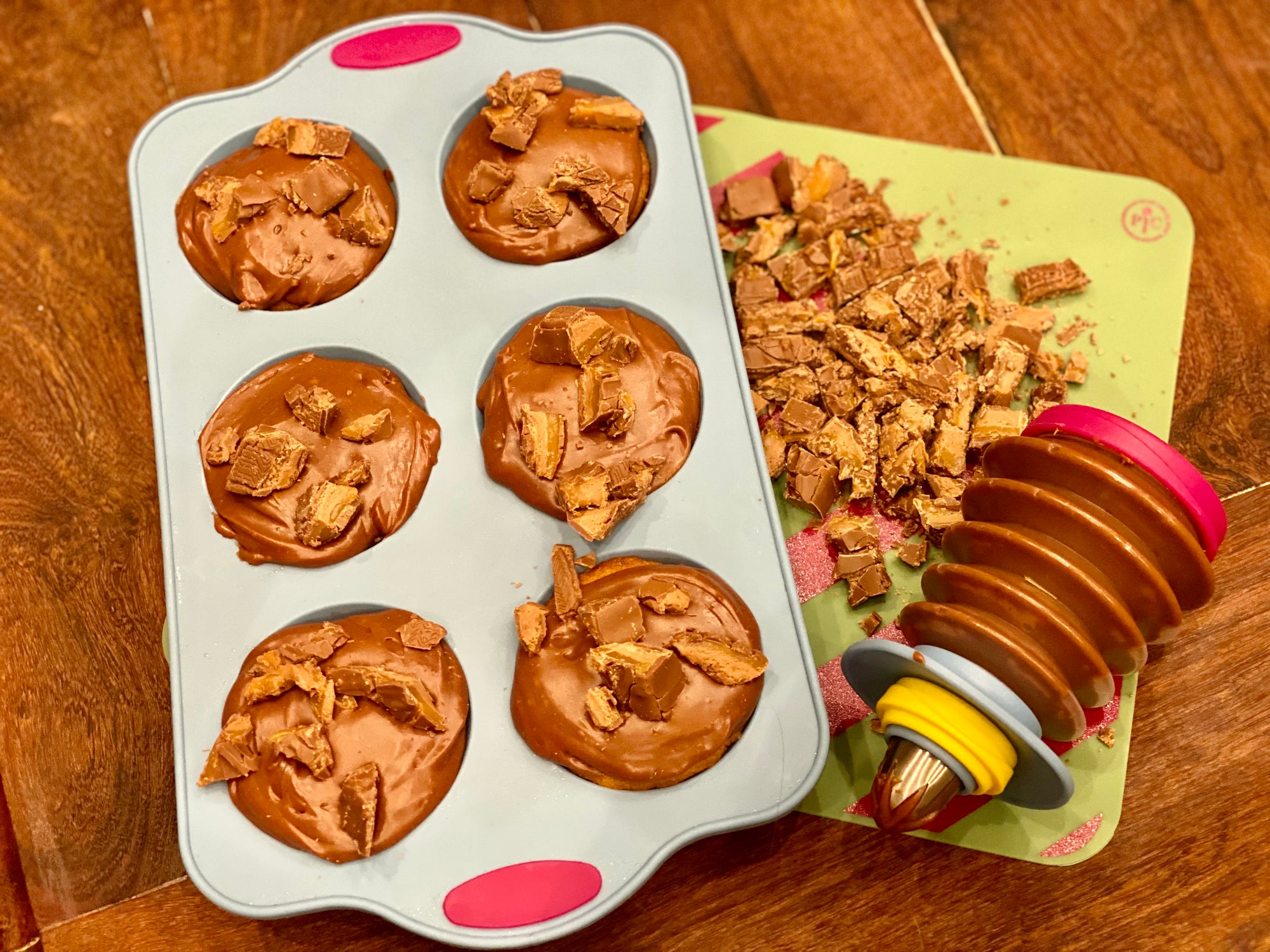 Heavenly Candy Bar Cupcakes