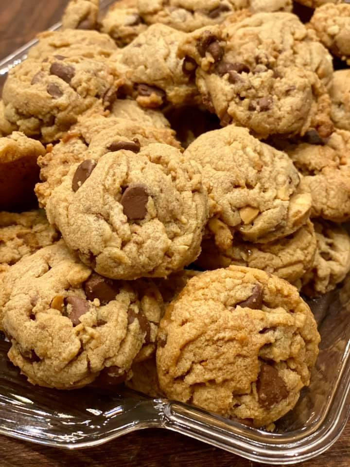 Peanut Butter Chocolate Chip Crunch Cookies