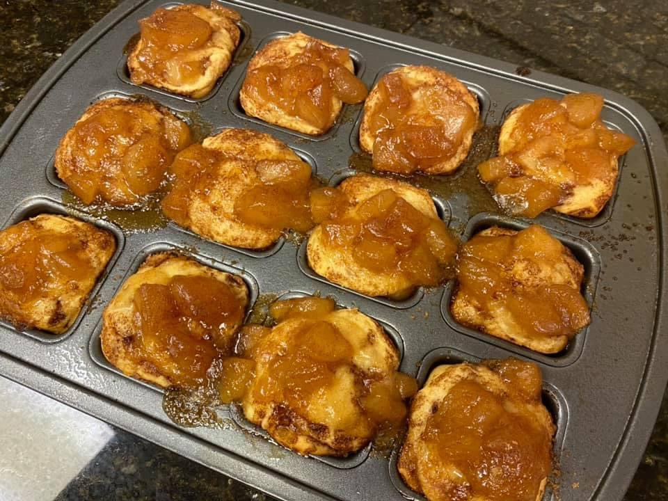 Cheater’s Cinnamon Apple Pie Bites